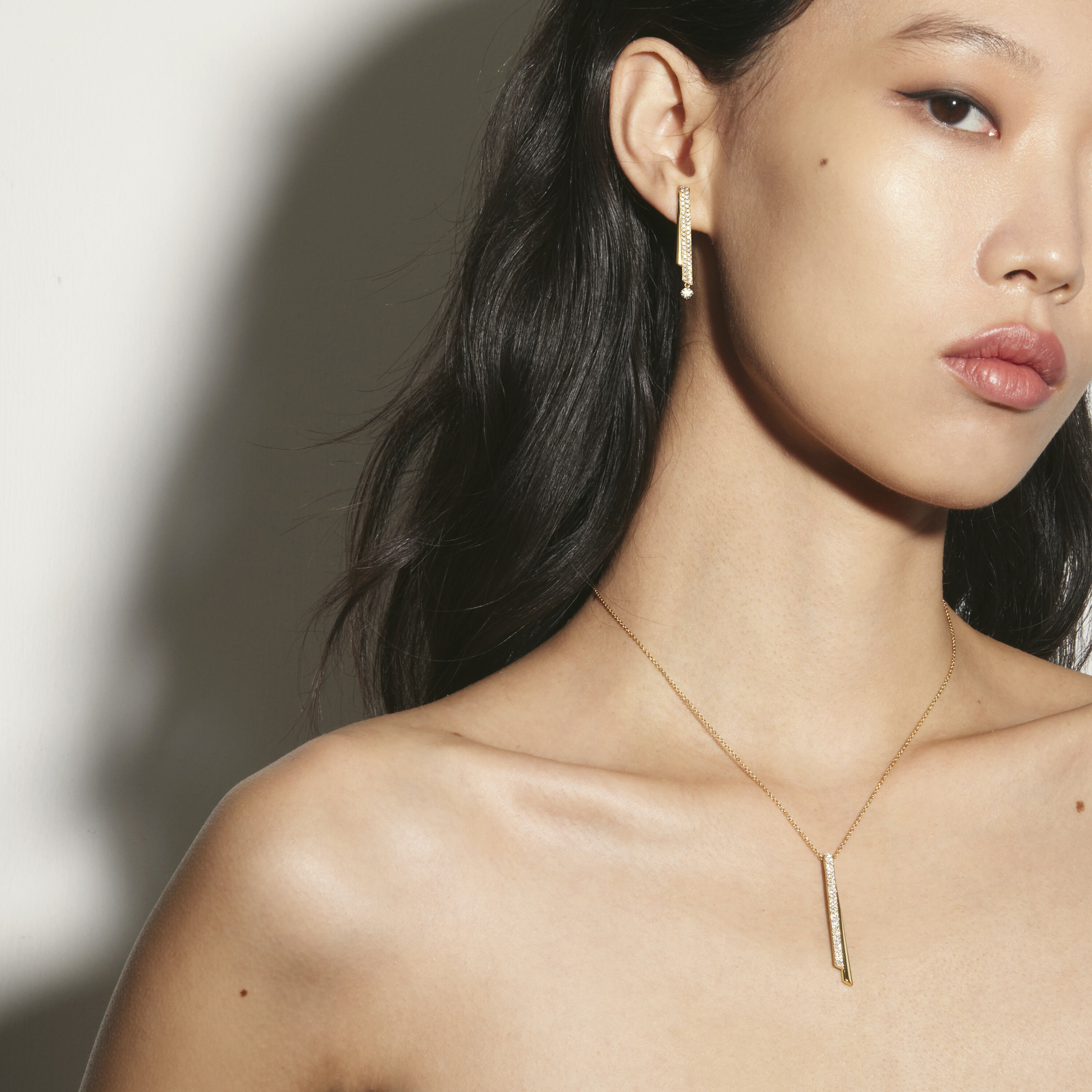 INSIDE/OUT Diamond Flip Drop Pendant Necklace, 18K Yellow Gold, large