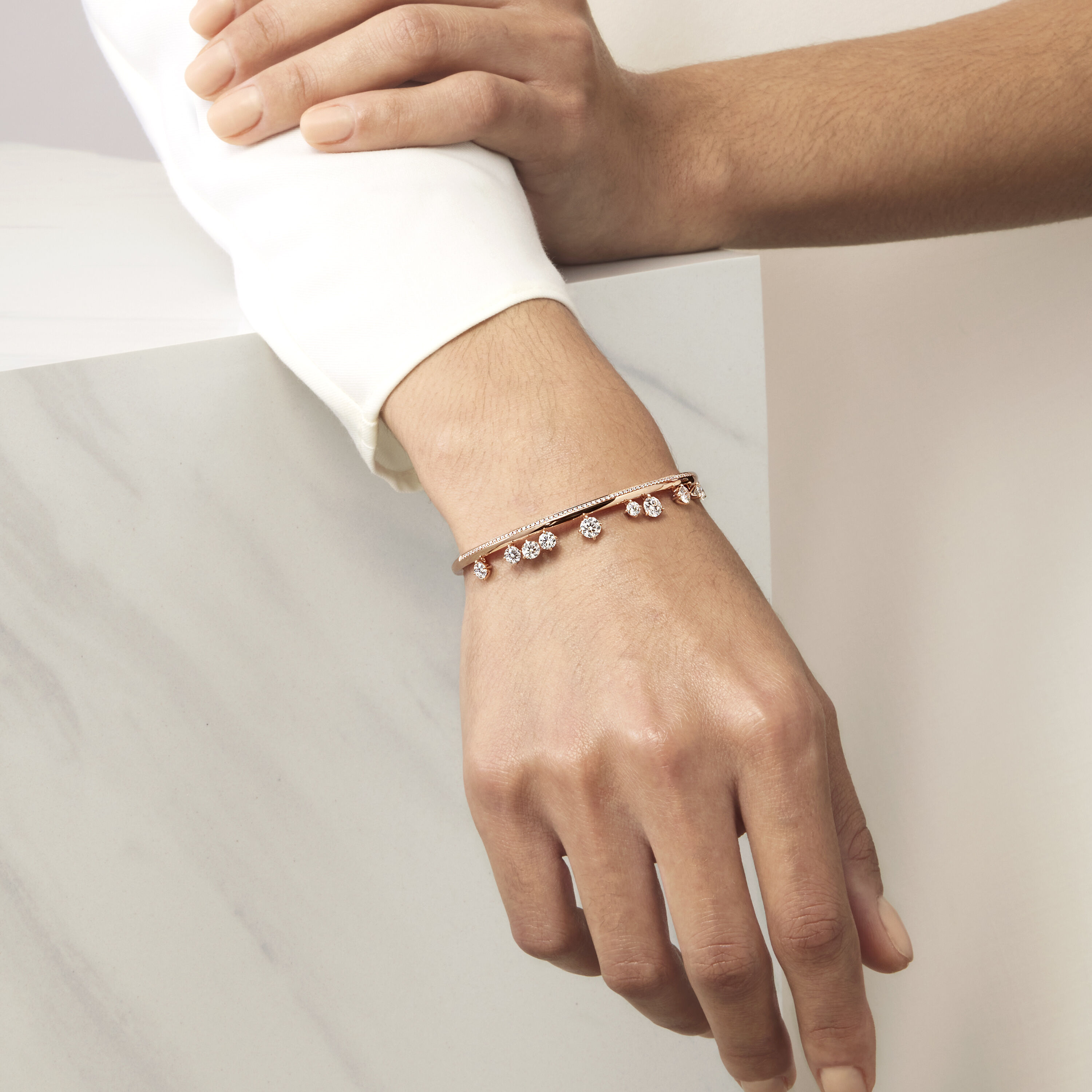 Barre Floating 密鑲鑽石手鐲, 18K 黄金, large