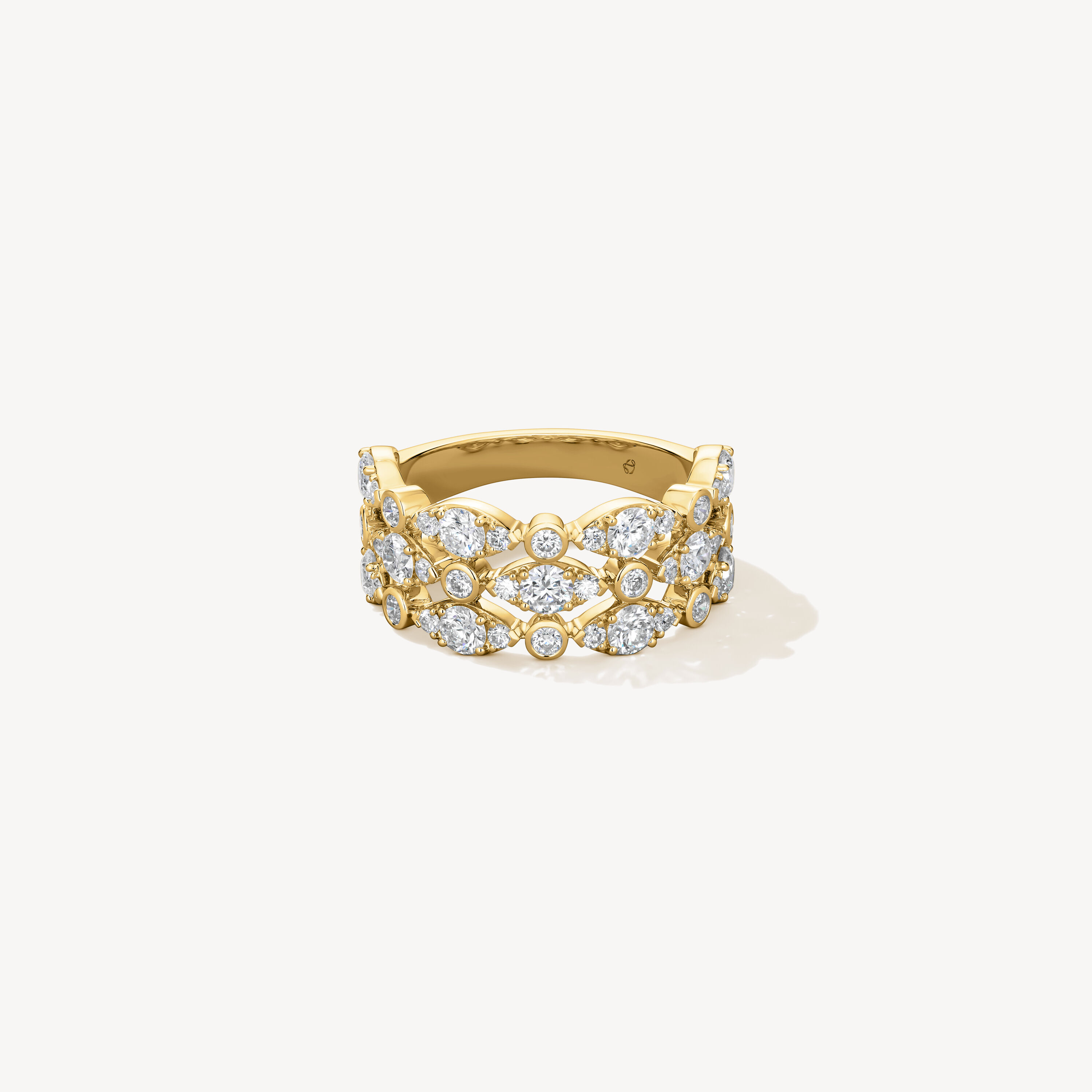 HOF Regal Bezel Triple鑽石戒指, 18K 黄金, large
