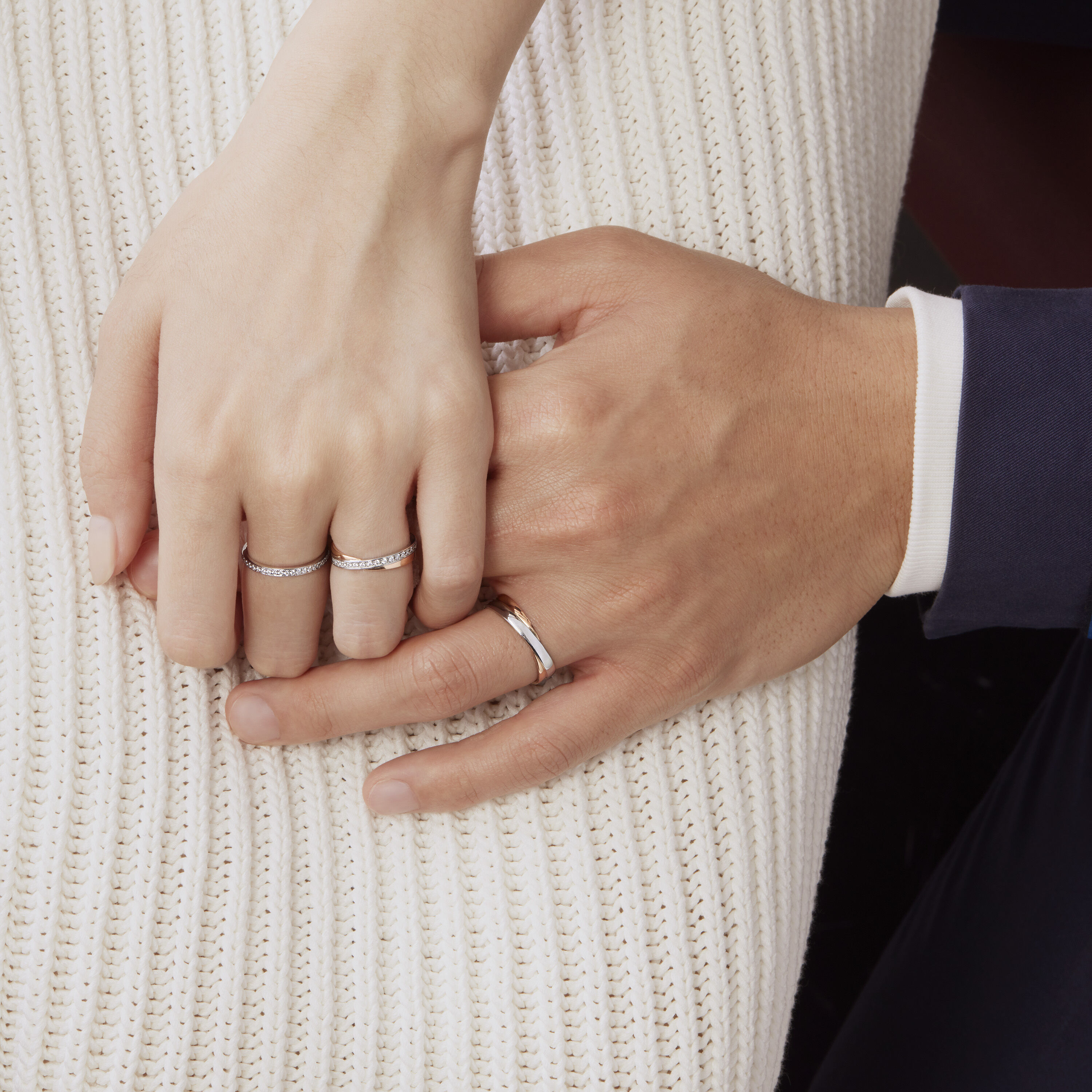 Embrace 結婚對戒, 鉑金和18K 玫瑰金, large