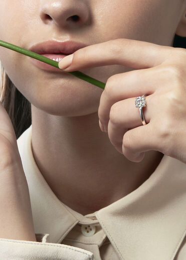 Vela Solitaire with Diamond Gallery 鑽石戒指, 鉑金 Vela Solitaire with Diamond Gallery 鑽石戒指, 鉑金, large