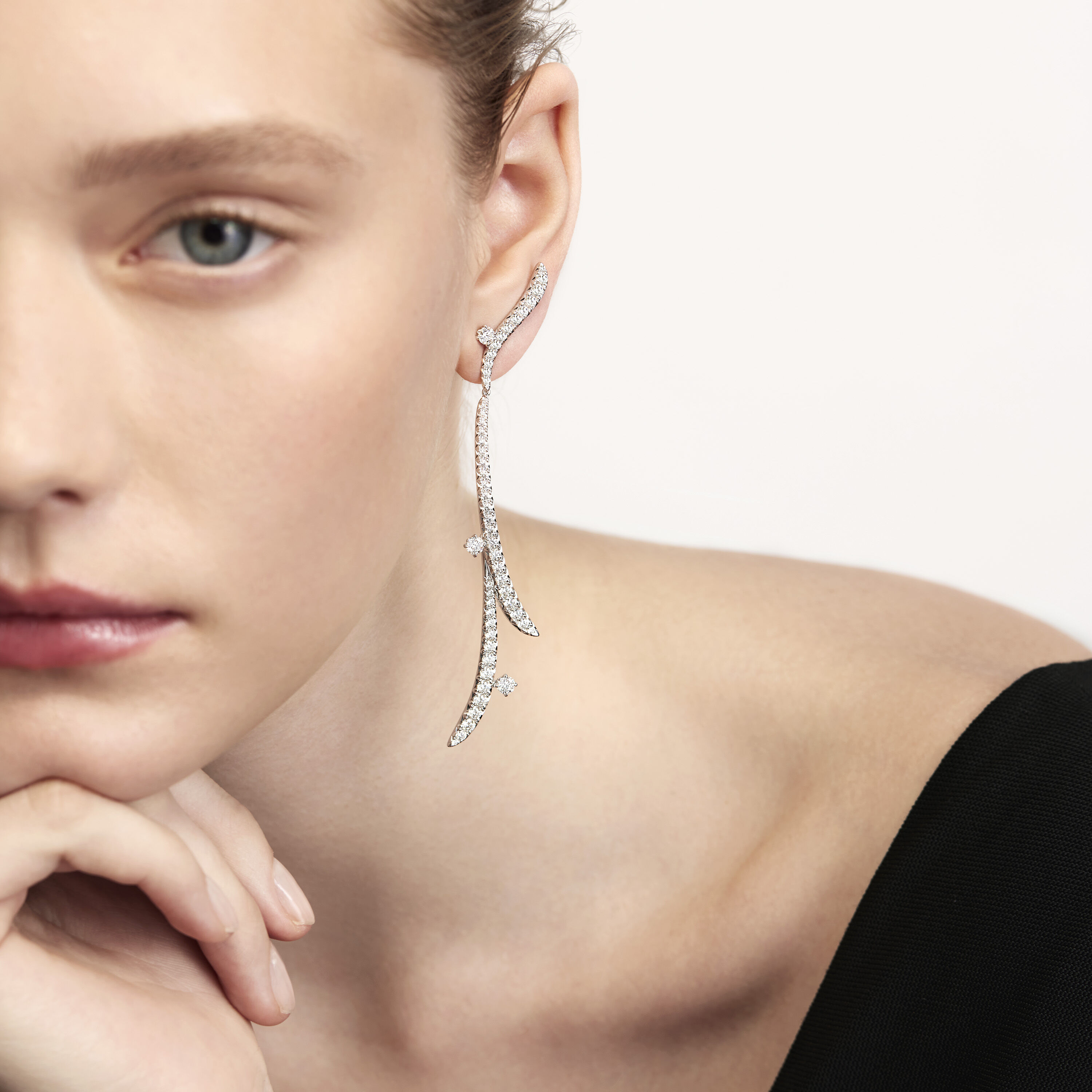 VELA 法式切割密鑲垂墜式鑽石耳環, 18K 玫瑰金, large